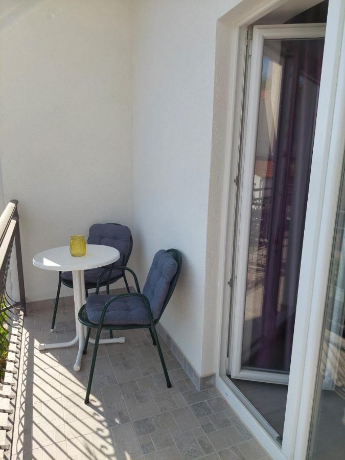 M&M'S- Lovely Apartments Baska Voda Luaran gambar
