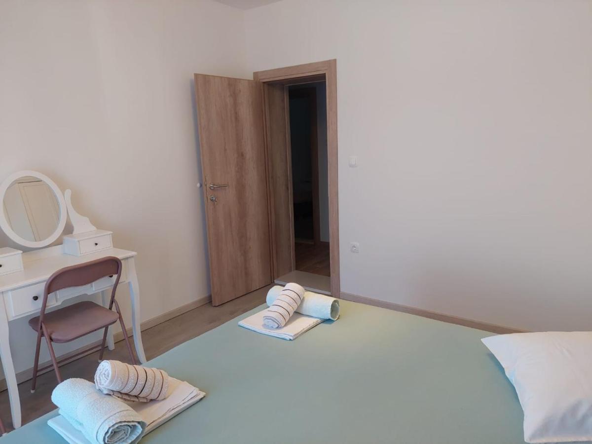 M&M'S- Lovely Apartments Baska Voda Luaran gambar
