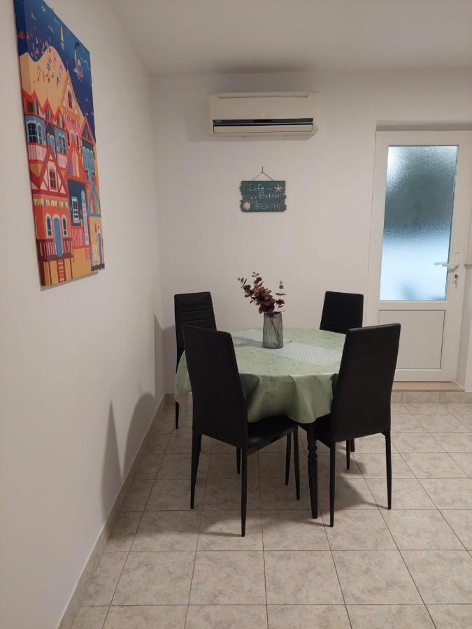 M&M'S- Lovely Apartments Baska Voda Luaran gambar